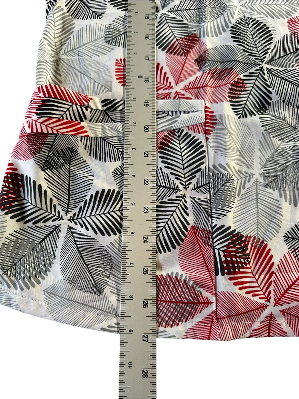 NWT Butter-Soft Stretch V-Neck Leaf Print Scrub Top — Pink & Gray XL - Picture 8 of 12